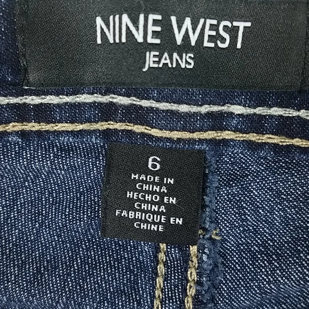 Nine West, Denim shorts, great condition, Sz 6 - Picture 9 of 10